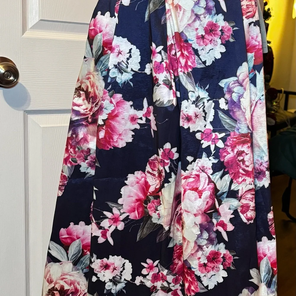 Floral Midi Skirt with Pink and Navy Design - Picture 6 of 12